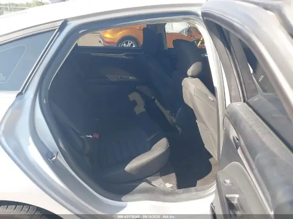 3FA6P0HD7JR135559 2018 FORD FUSION - Image 8