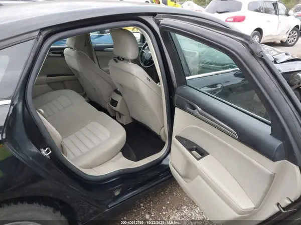 3FA6P0HD7JR195194 2018 FORD FUSION - Image 8