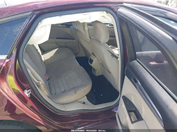 3FA6P0HD7JR200877 2018 FORD FUSION - Image 8