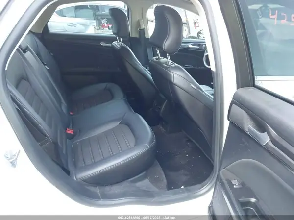 3FA6P0HD7JR230705 2018 FORD FUSION - Image 8