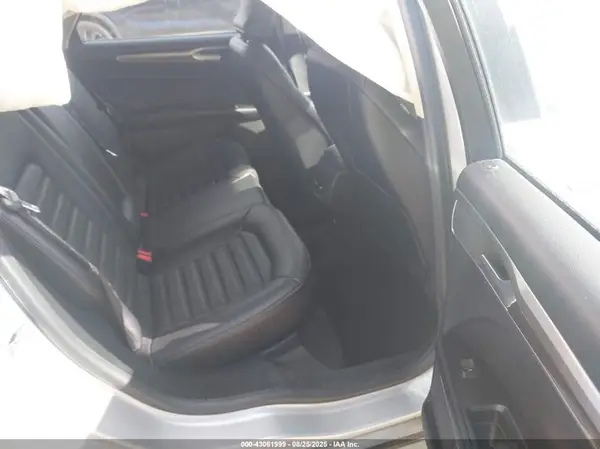 3FA6P0HD7JR252011 2018 FORD FUSION - Image 8