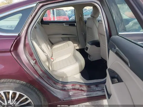 3FA6P0HD7JR281024 2018 FORD FUSION - Image 8
