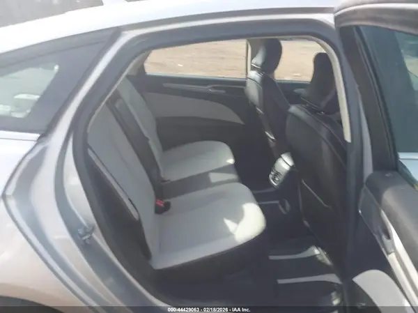 3FA6P0HD7KR103373 2019 FORD FUSION - Image 8