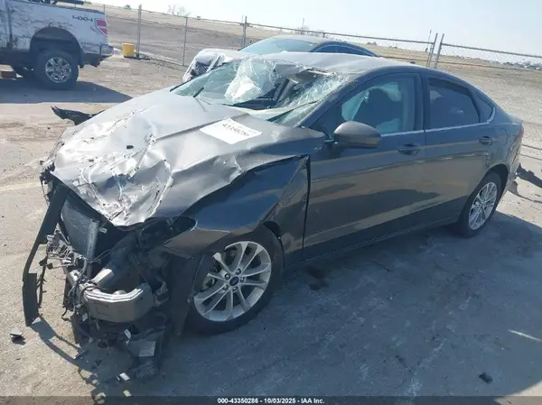 3FA6P0HD7KR133778 2019 FORD FUSION - Image 2
