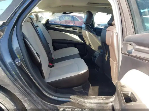 3FA6P0HD7KR134185 2019 FORD FUSION - Image 8