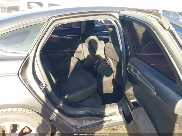 3FA6P0HD7KR135238 2019 FORD FUSION - Image 8