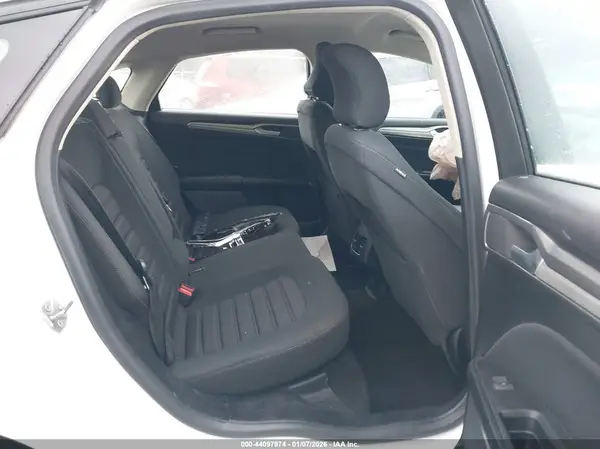 3FA6P0HD7KR157806 2019 FORD FUSION - Image 8