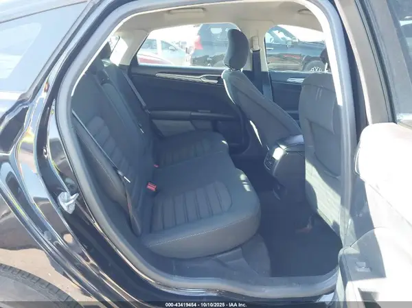3FA6P0HD7KR170104 2019 FORD FUSION - Image 8