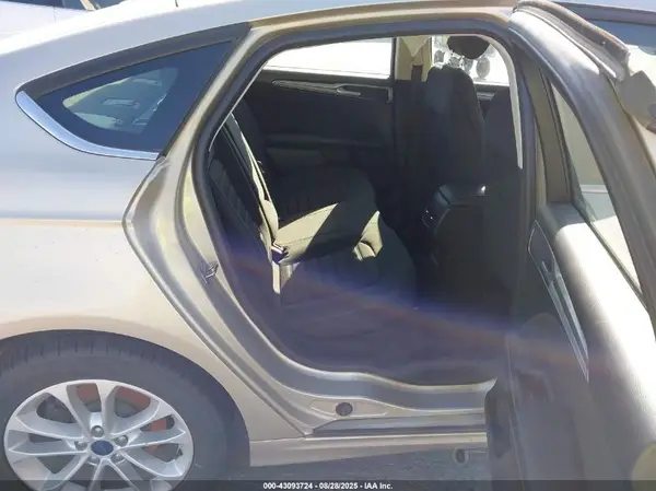3FA6P0HD7KR173679 2019 FORD FUSION - Image 8