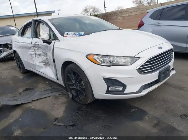 3FA6P0HD7KR200699 2019 FORD FUSION - Image 1