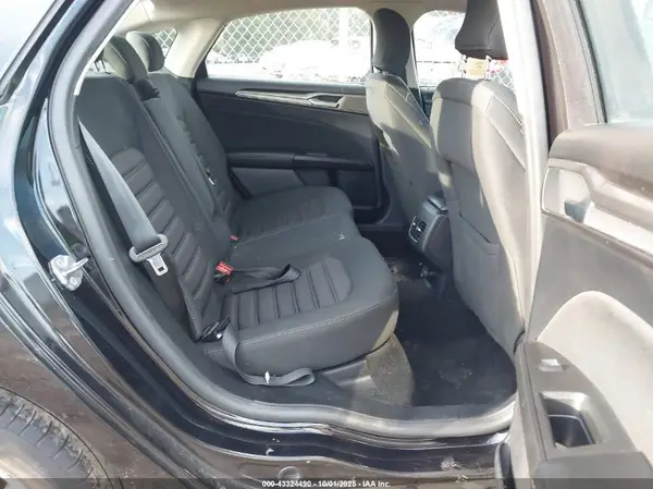 3FA6P0HD7KR203411 2019 FORD FUSION - Image 8