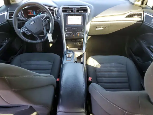 3FA6P0HD7KR215638 2019 FORD FUSION - Image 8