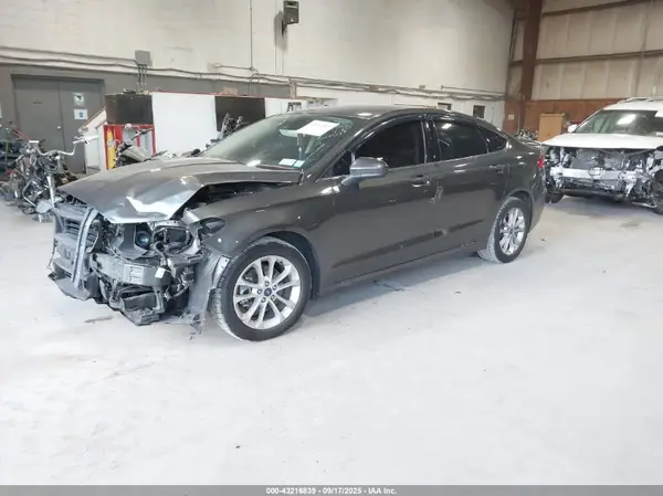 3FA6P0HD7LR101138 2020 FORD FUSION - Image 2