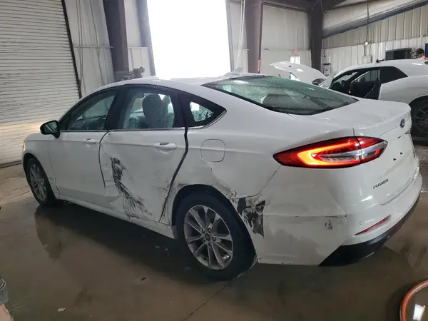 3FA6P0HD7LR135063 2020 FORD FUSION - Image 2