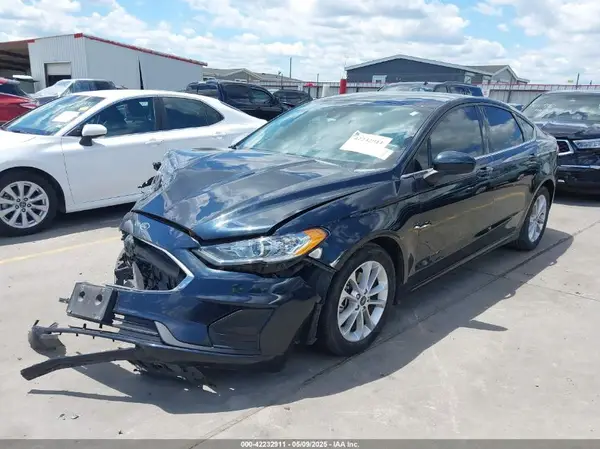 3FA6P0HD7LR135533 2020 FORD FUSION - Image 2