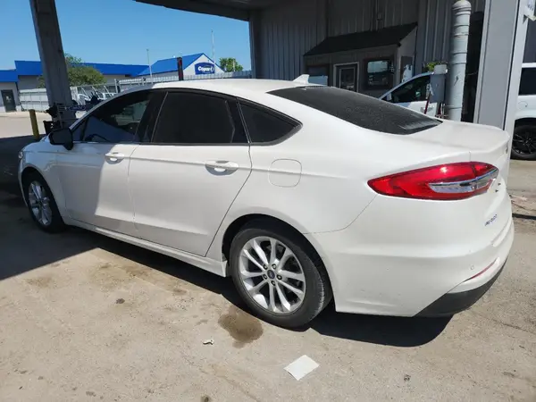 3FA6P0HD7LR168077 2020 FORD FUSION - Image 2
