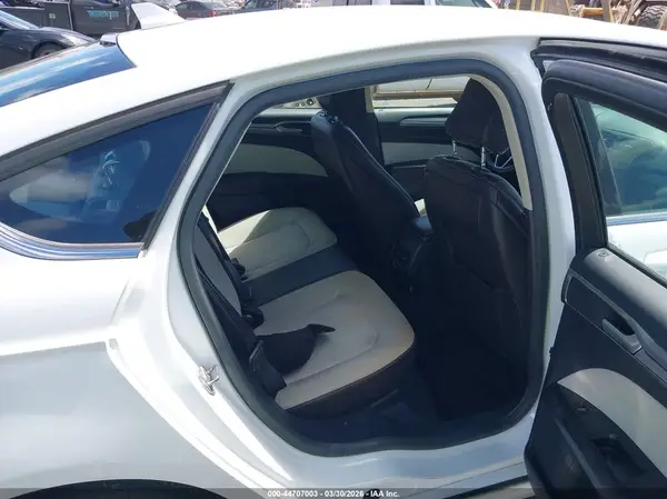 3FA6P0HD7LR206116 2020 FORD FUSION - Image 8
