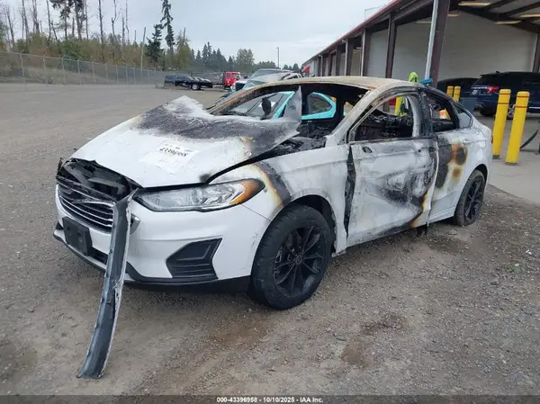 3FA6P0HD7LR214782 2020 FORD FUSION - Image 2