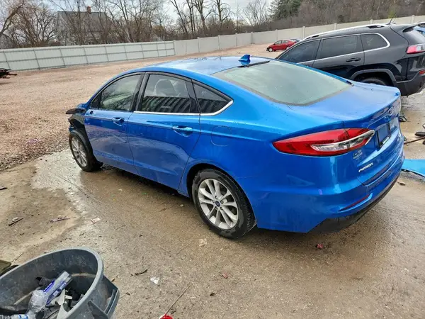 3FA6P0HD7LR235597 2020 FORD FUSION - Image 2