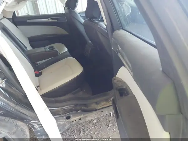 3FA6P0HD7LR245563 2020 FORD FUSION - Image 8