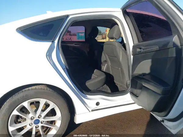 3FA6P0HD7LR257826 2020 FORD FUSION - Image 8