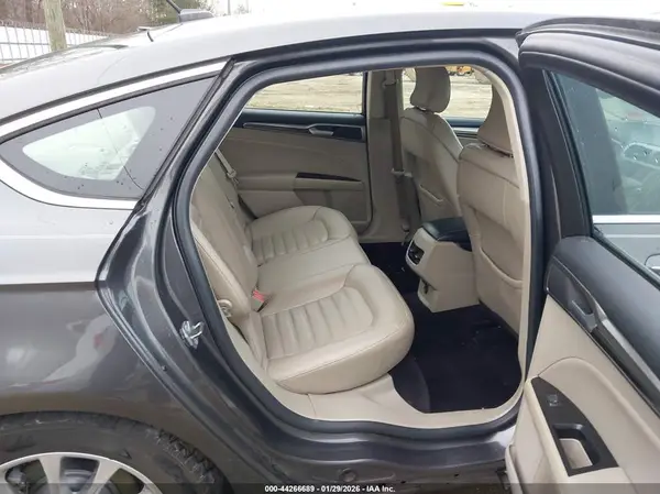 3FA6P0HD8HR115847 2017 FORD FUSION - Image 8
