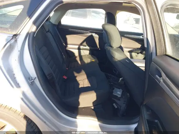 3FA6P0HD8HR154082 2017 FORD FUSION - Image 8