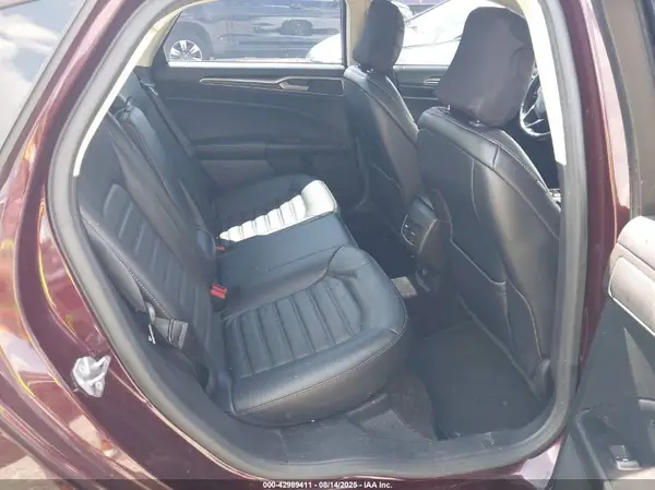 3FA6P0HD8HR205676 2017 FORD FUSION - Image 8