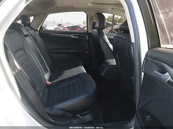 3FA6P0HD8HR221764 2017 FORD FUSION - Image 8