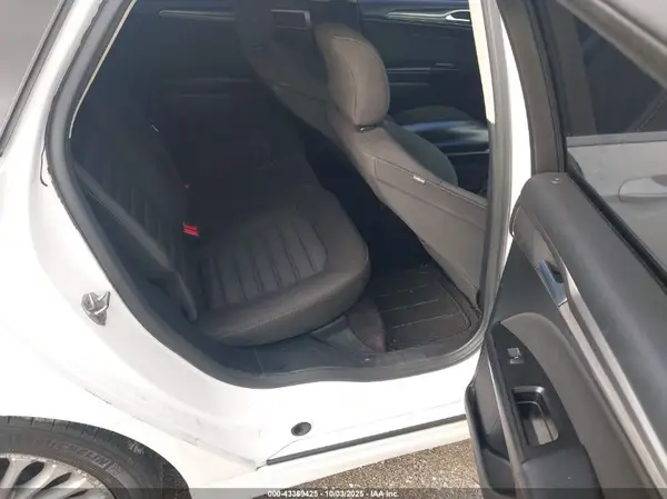 3FA6P0HD8HR262377 2017 FORD FUSION - Image 8