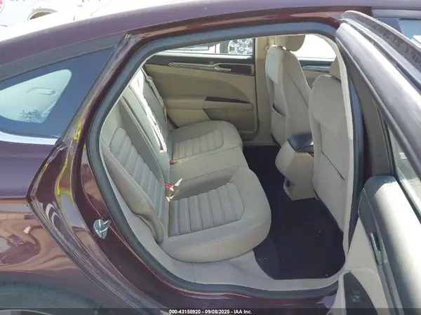 3FA6P0HD8HR275081 2017 FORD FUSION - Image 8