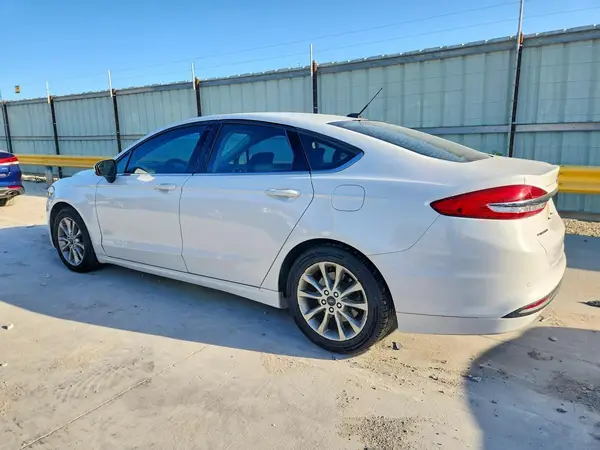 3FA6P0HD8HR328913 2017 FORD FUSION - Image 2