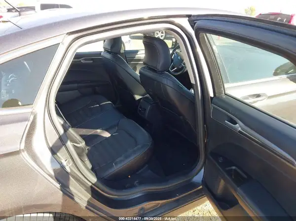 3FA6P0HD8HR348532 2017 FORD FUSION - Image 8