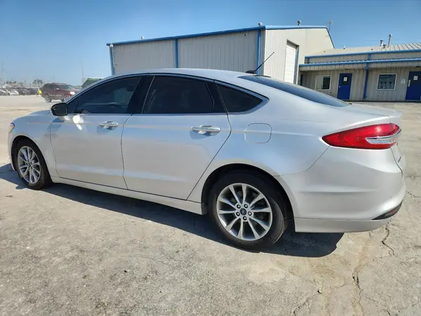 3FA6P0HD8HR372992 2017 FORD FUSION - Image 2