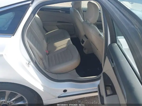 3FA6P0HD8HR377562 2017 FORD FUSION - Image 8