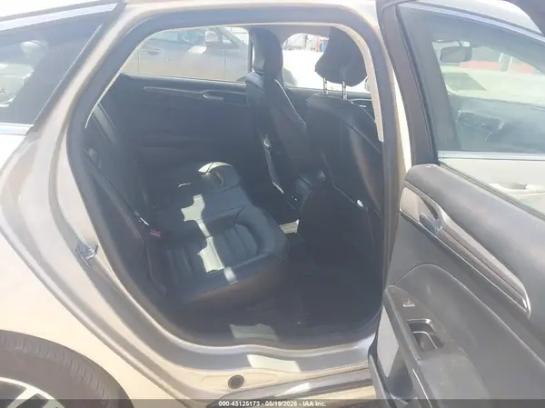 3FA6P0HD8JR143072 2018 FORD FUSION - Image 8