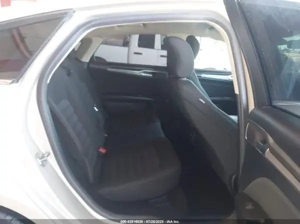 3FA6P0HD8JR158929 2018 FORD FUSION - Image 8