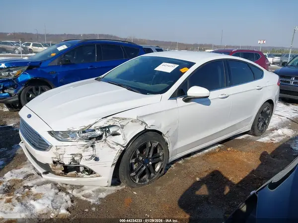 3FA6P0HD8JR213685 2018 FORD FUSION - Image 2