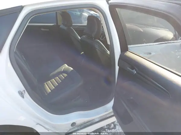 3FA6P0HD8JR213685 2018 FORD FUSION - Image 8
