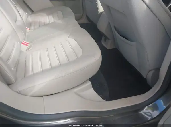 3FA6P0HD8JR227635 2018 FORD FUSION - Image 8