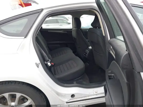 3FA6P0HD8KR133823 2019 FORD FUSION - Image 8