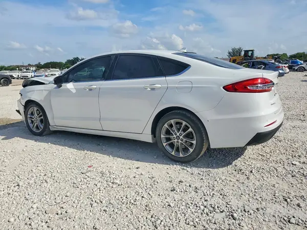 3FA6P0HD8KR135250 2019 FORD FUSION - Image 2