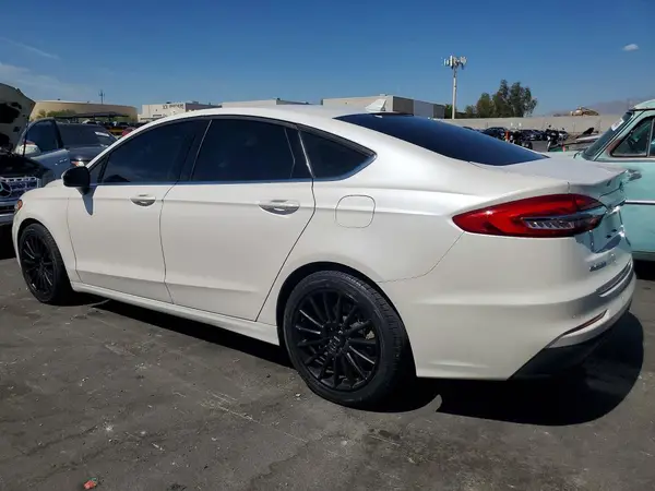 3FA6P0HD8KR135362 2019 FORD FUSION - Image 2