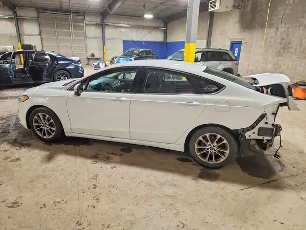 3FA6P0HD8KR158835 2019 FORD FUSION - Image 2