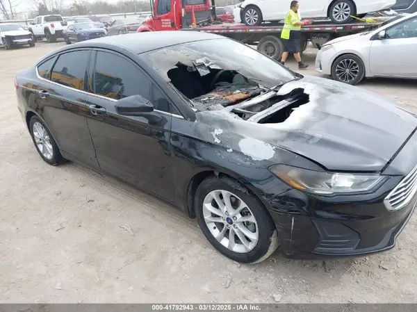 3FA6P0HD8KR170189 2019 FORD FUSION - Image 1