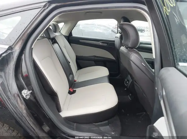 3FA6P0HD8KR194718 2019 FORD FUSION - Image 8