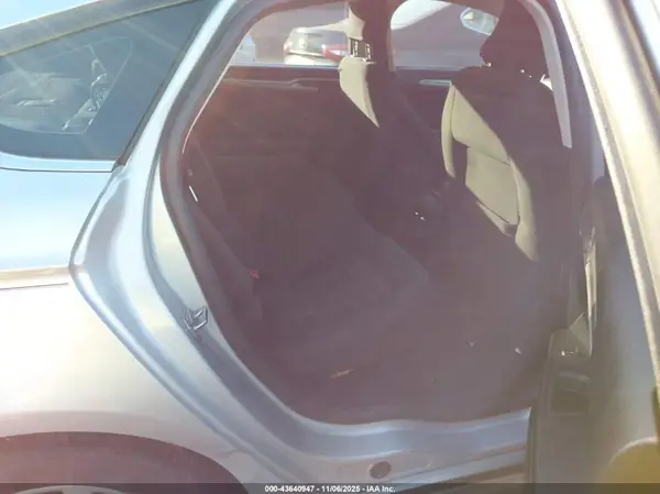 3FA6P0HD8KR198784 2019 FORD FUSION - Image 8