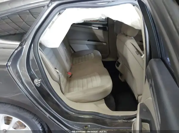 3FA6P0HD8KR202719 2019 FORD FUSION - Image 8