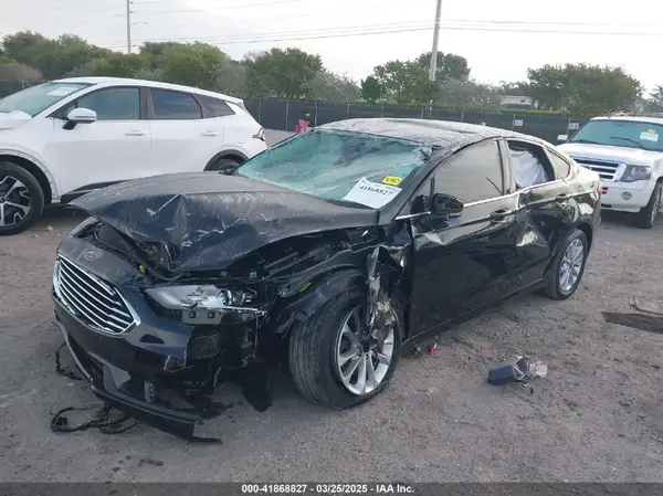 3FA6P0HD8KR203627 2019 FORD FUSION - Image 2