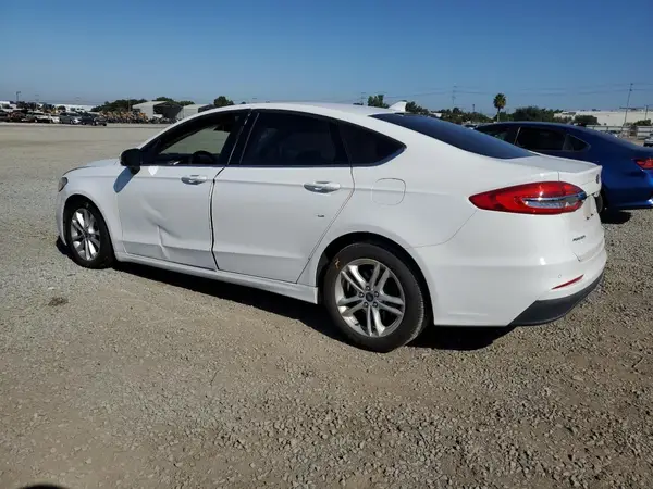 3FA6P0HD8KR216037 2019 FORD FUSION - Image 2